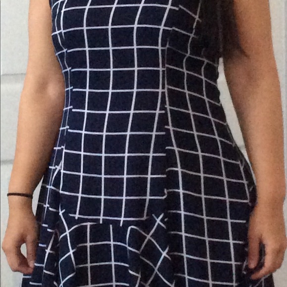Fun abstract navy/white dress - Picture 5 of 6